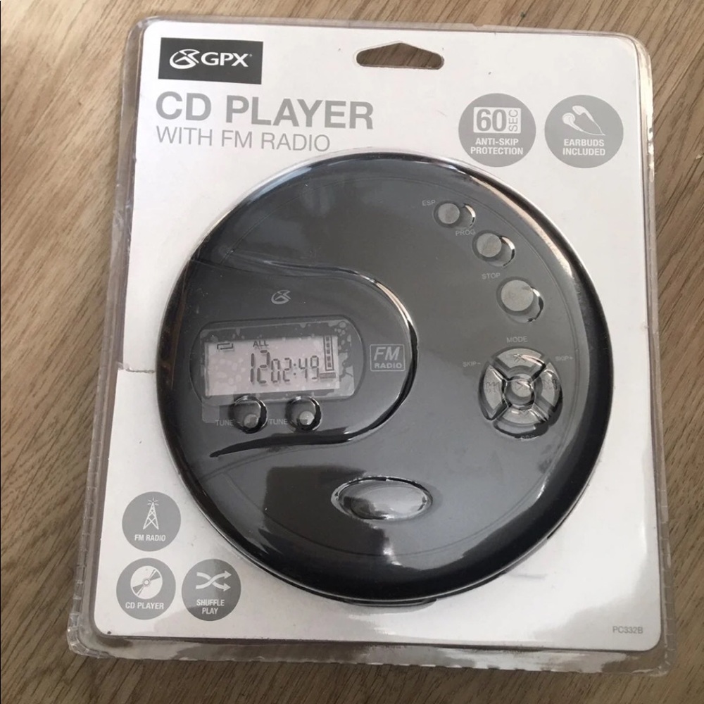 CD Player comes with earphones